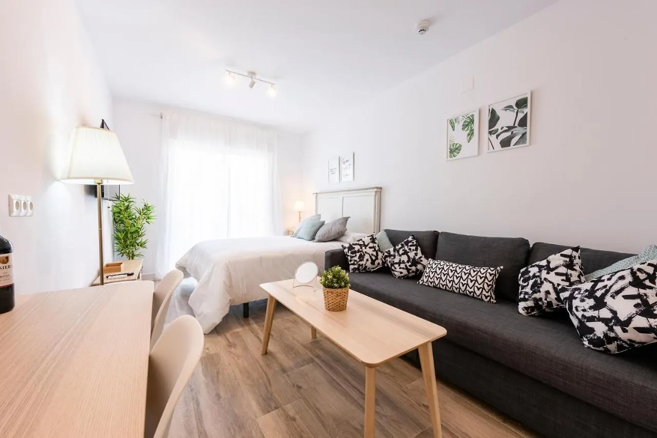 Apartamentos Toboso Plaza Nerja 5*,
